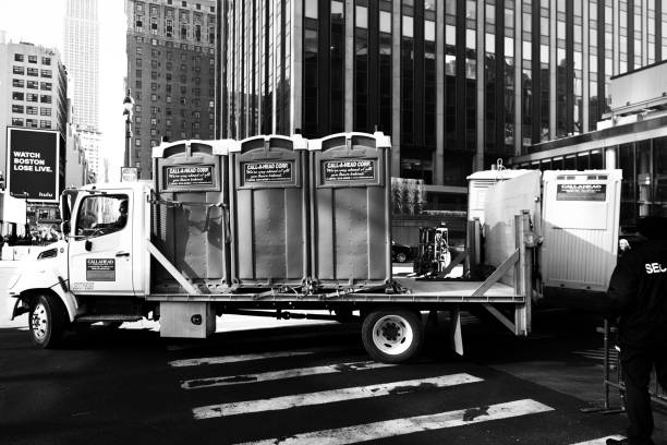 Porta potty delivery and setup in Columbia, IL